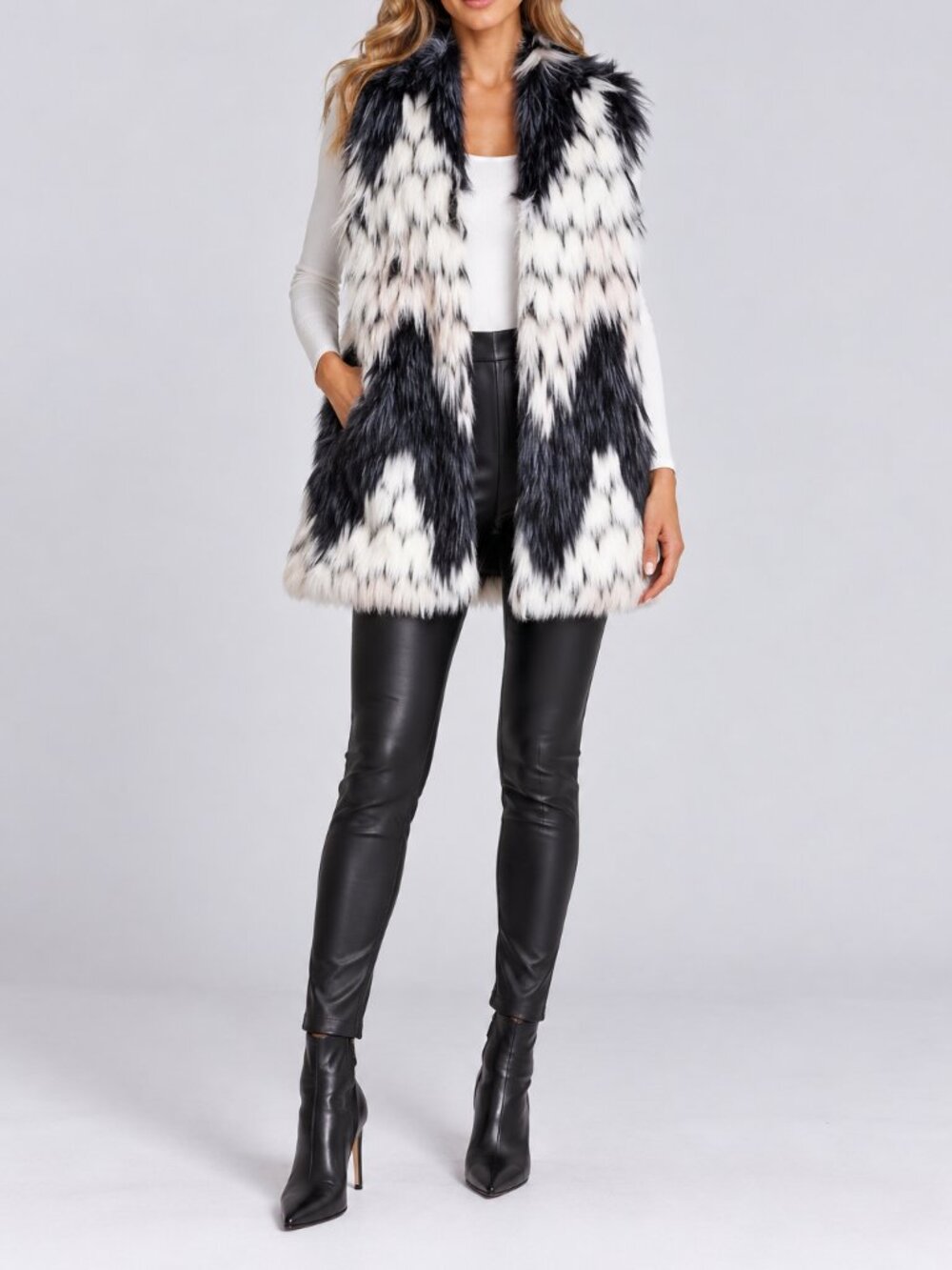 Love Token Winnie Faux Fur Textured White Pink Faux Fur Vest SZ XS New $218